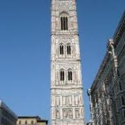 Il campanile in piazza del Duomo a Firenze è di ...?