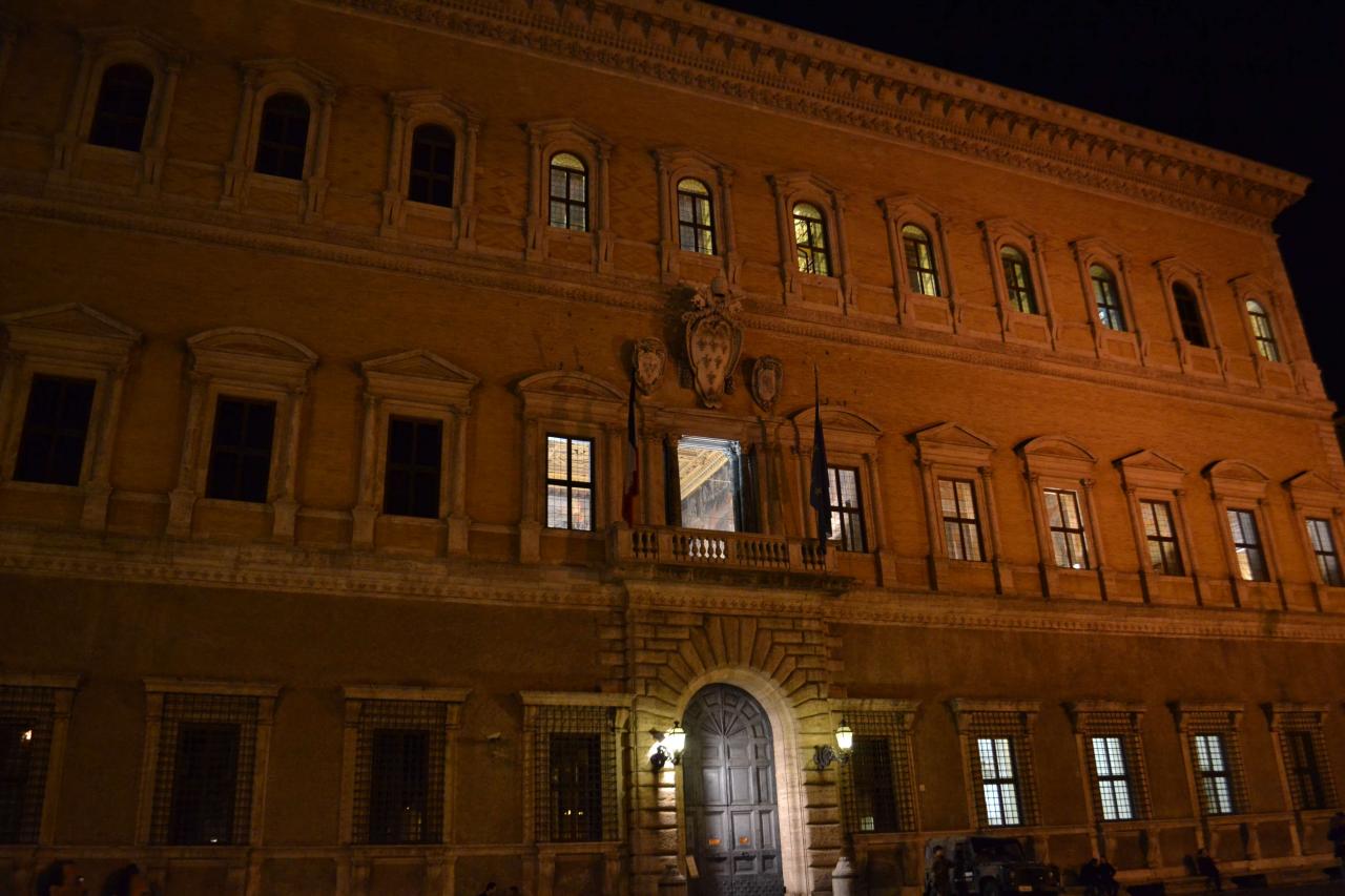 Il palazzo Farnese - Roma
