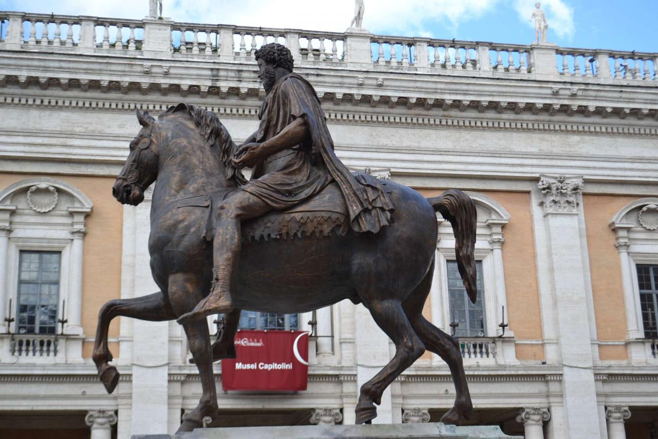 La statua di Marco Aurelio in piazza del Campidoglio - Roma