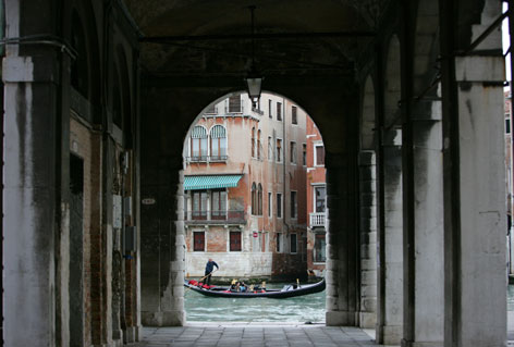 Sottoportego a Venezia